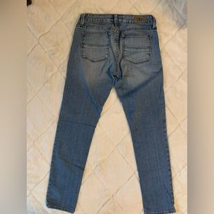 Kut from the Kloth Catherine Boyfriend jeans, size 2, straight leg, light wash